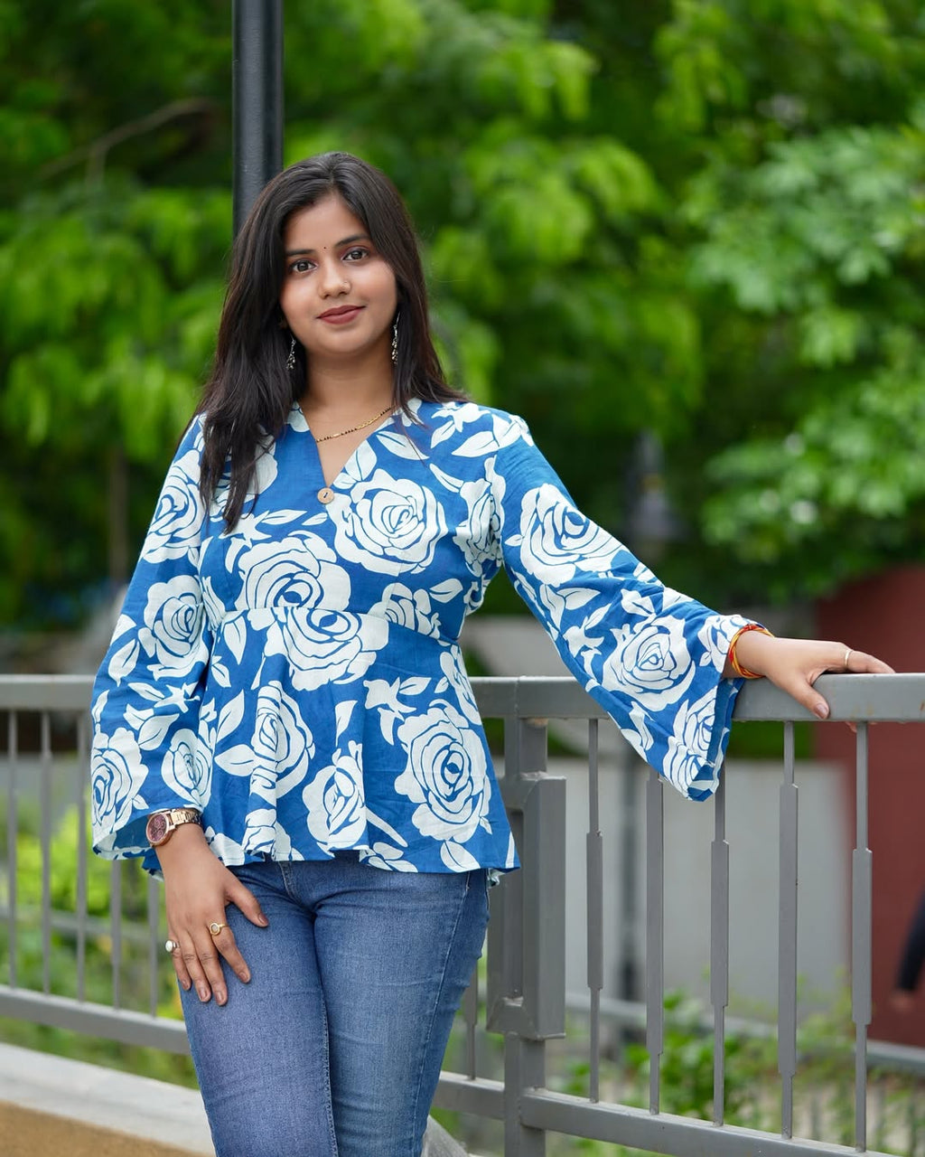 Neelkamal Blooms kurti